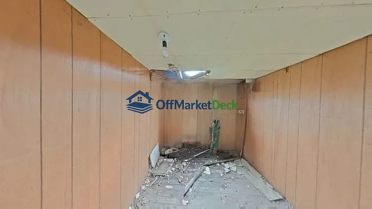 Off-market house in Marion, Indiana — 2 beds, 1 bath, $21,200 — photo 3 of 8