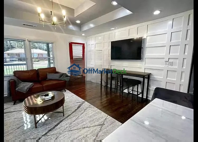 Off-market house in Atlanta, Georgia — 3 beds, 2 baths, $390,000 — photo 6 of 8