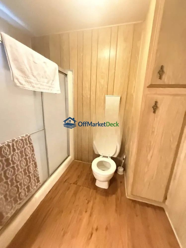Off-market house in Tempe, Arizona — 3 beds, 2 baths, $31,000 — photo 8 of 8