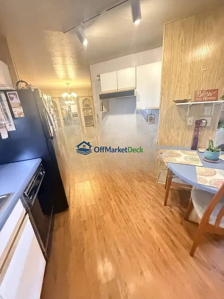 Off-market house in Tempe, Arizona — 3 beds, 2 baths, $31,000 — photo 3 of 8