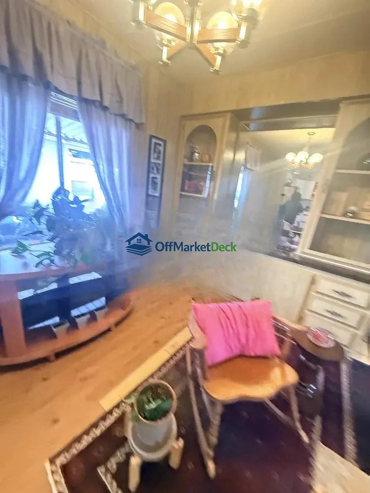Off-market house in Tempe, Arizona — 3 beds, 2 baths, $31,000 — photo 2 of 8