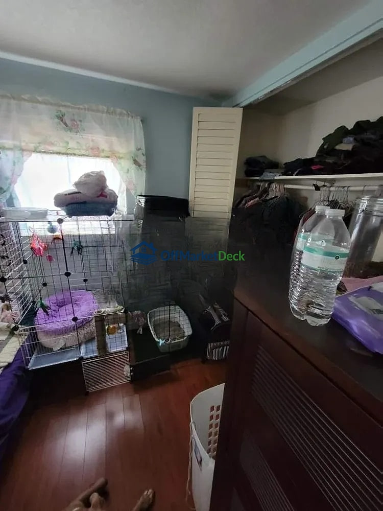 Off-market house in Plantation, Florida — 3 beds, 2 baths, $384,900 — photo 3 of 8