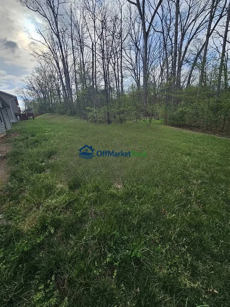 Off-market house in Foristell, Missouri — 3 beds, 2 baths, $229,900 — photo 8 of 8