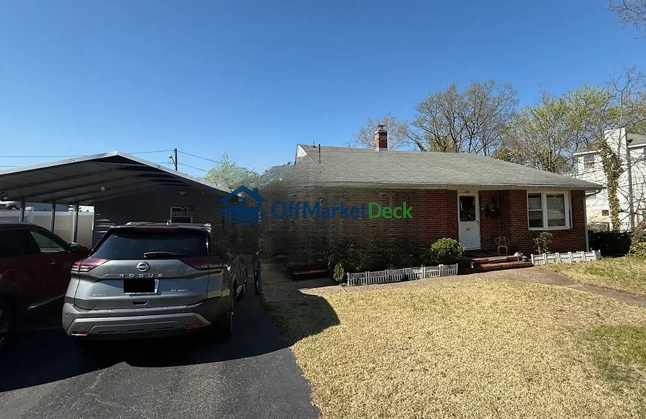 Off-market house in National Park, New Jersey — 3 beds, 1.5 baths, $250,000 - Blurred background Image