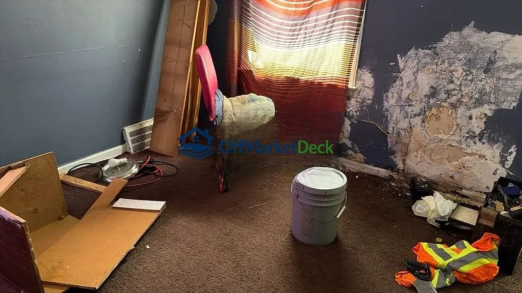 Off-market house in Detroit, Michigan — 3 beds, 1 bath, $27,900 — photo 8 of 8