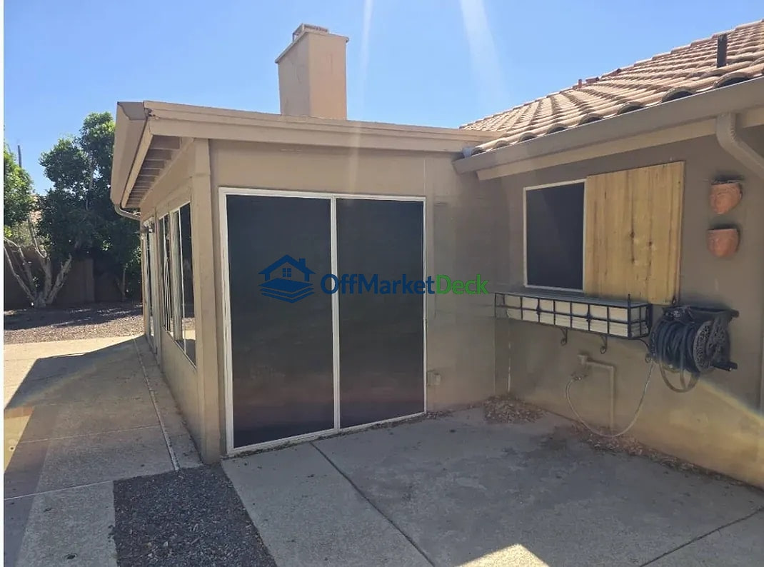 Off-market house in Glendale, Arizona — 2 beds, 2 baths, $389,990 — photo 5 of 8