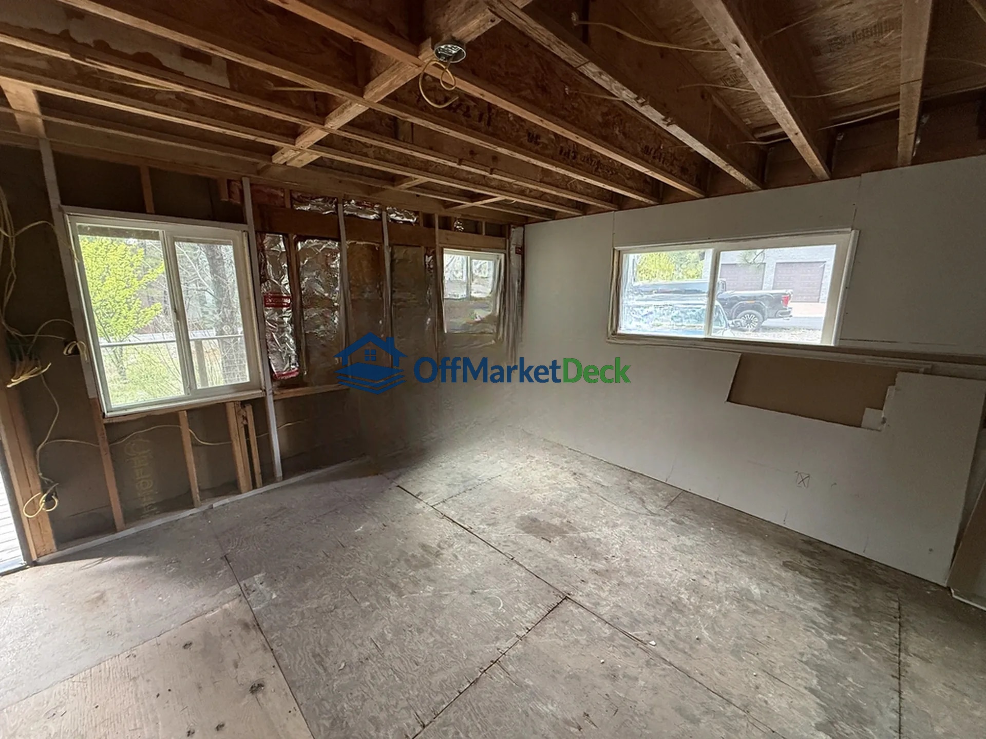 Off-market house in Munds Park, Arizona — 2 beds, 1 bath, $314,990 — photo 7 of 8