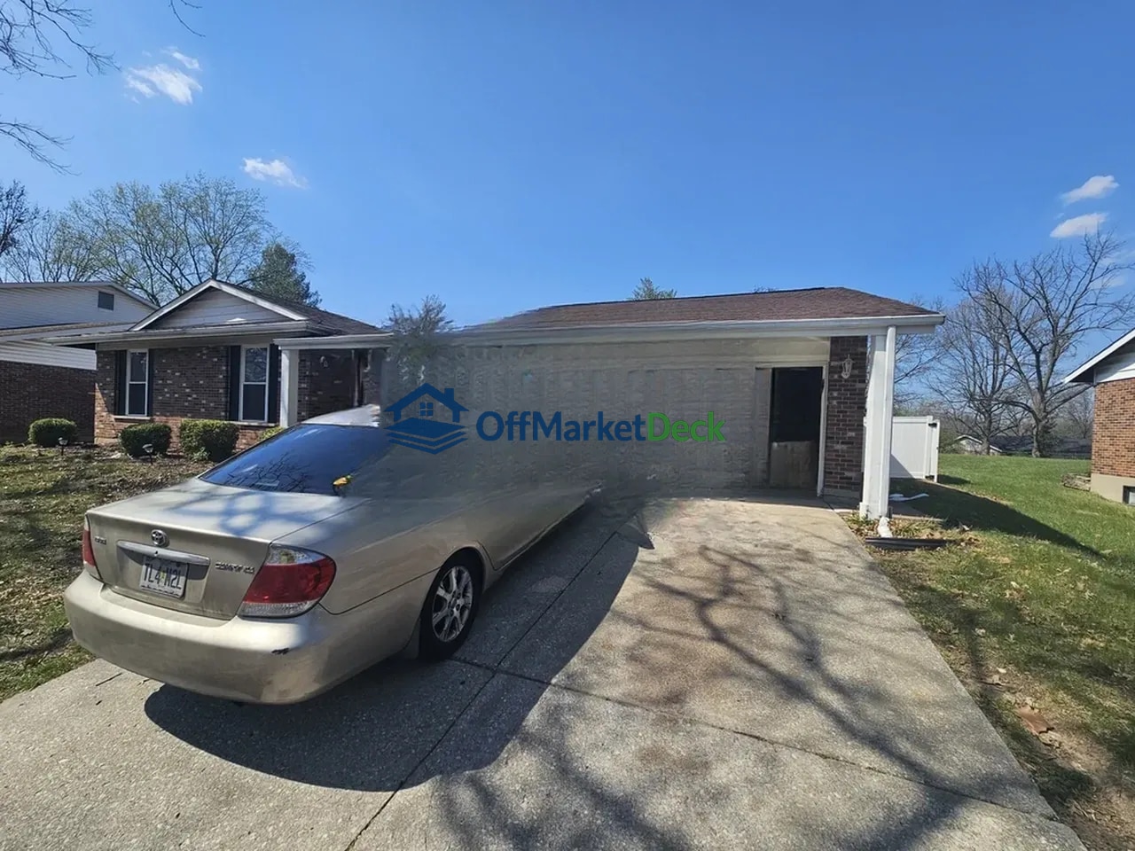 Off-market house in Florissant, Missouri — 3 beds, 2.5 baths, $179,900 — photo 2 of 8