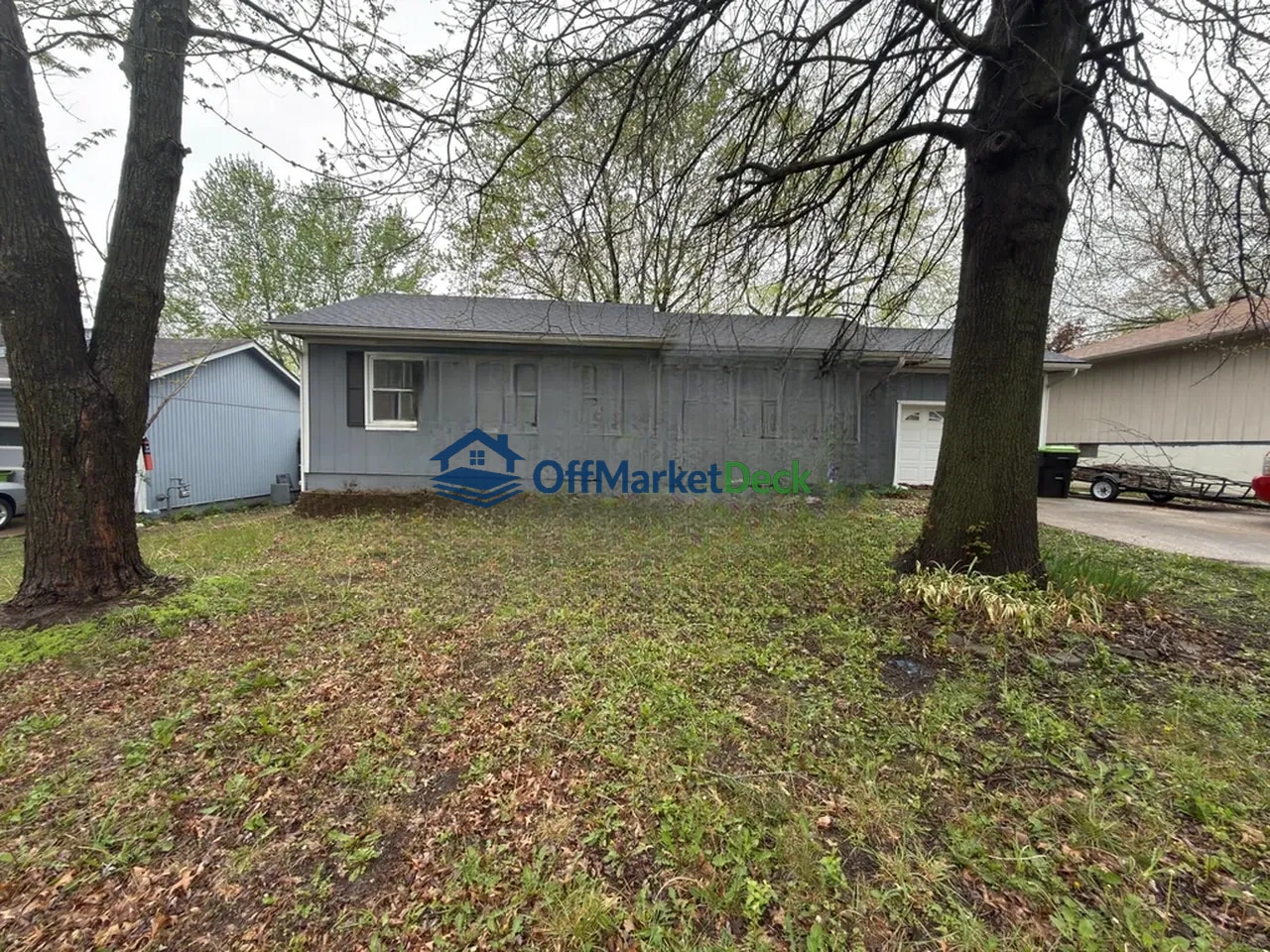 Off-market house in Harrisonville, Missouri — 3 beds, 1 bath, $157,900 — photo 4 of 8