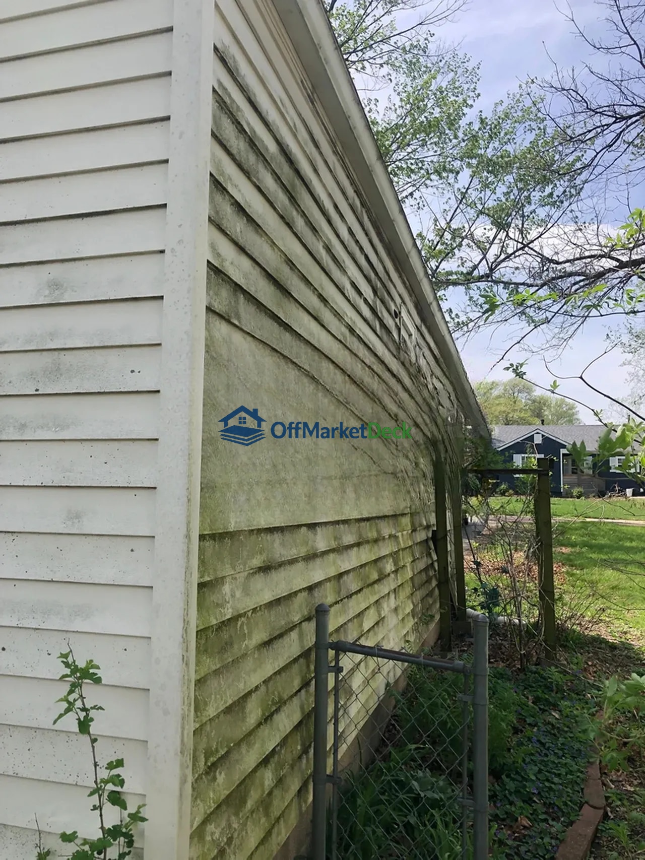Off-market house in Overland Park, Kansas — 2 beds, 1 bath, $149,900 — photo 7 of 8