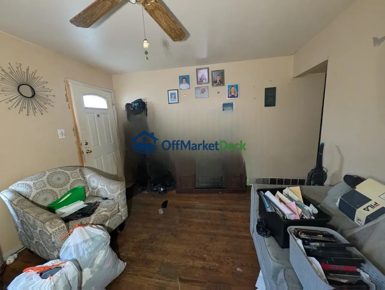 Off-market house in Pontiac, Michigan — 3 beds, 1 bath, $69,900 — photo 7 of 8