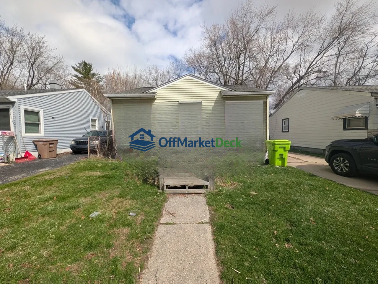 Off-market house in Pontiac, Michigan — 3 beds, 1 bath, $69,900