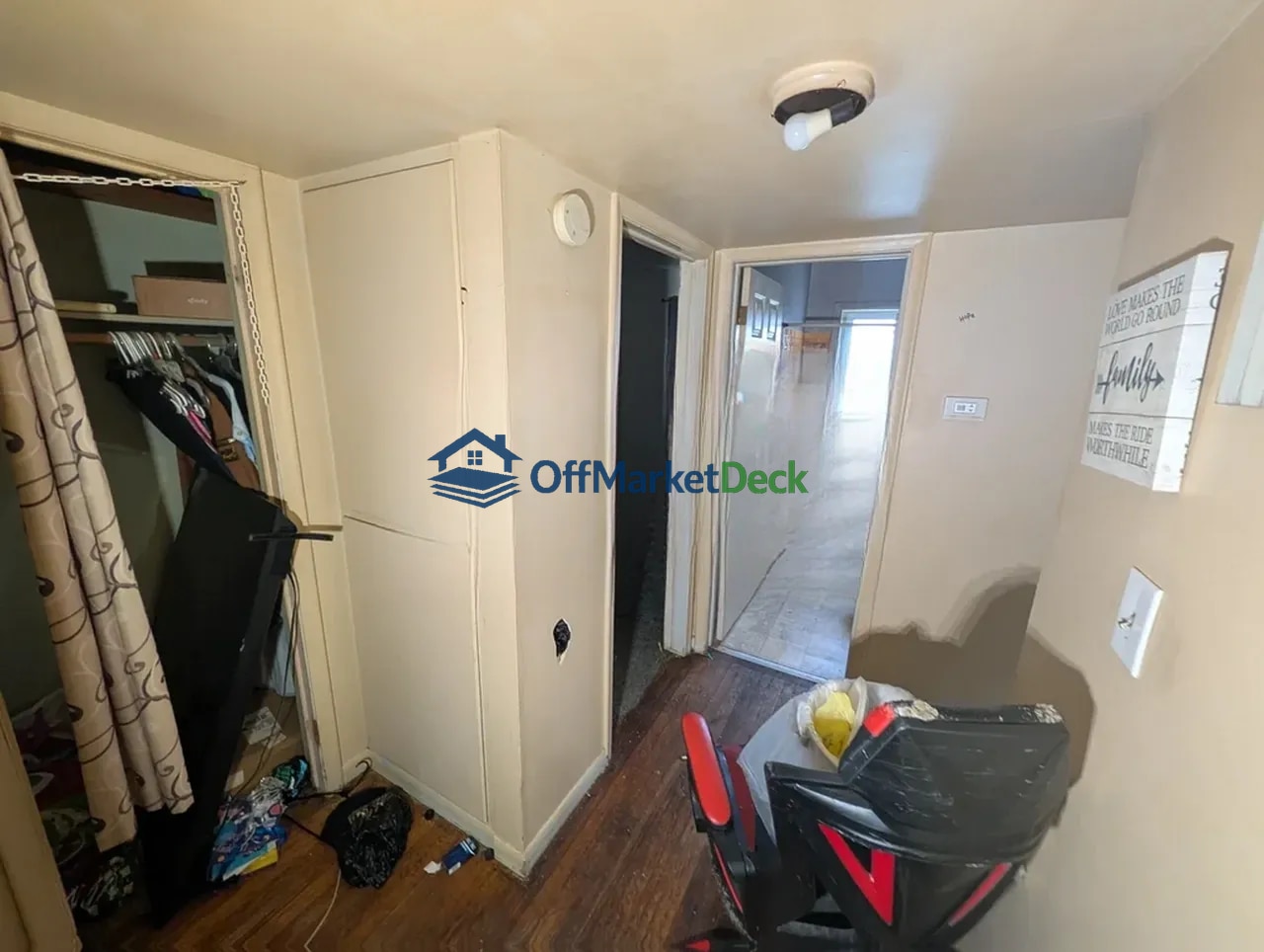 Off-market house in Pontiac, Michigan — 3 beds, 1 bath, $69,900 — photo 8 of 8