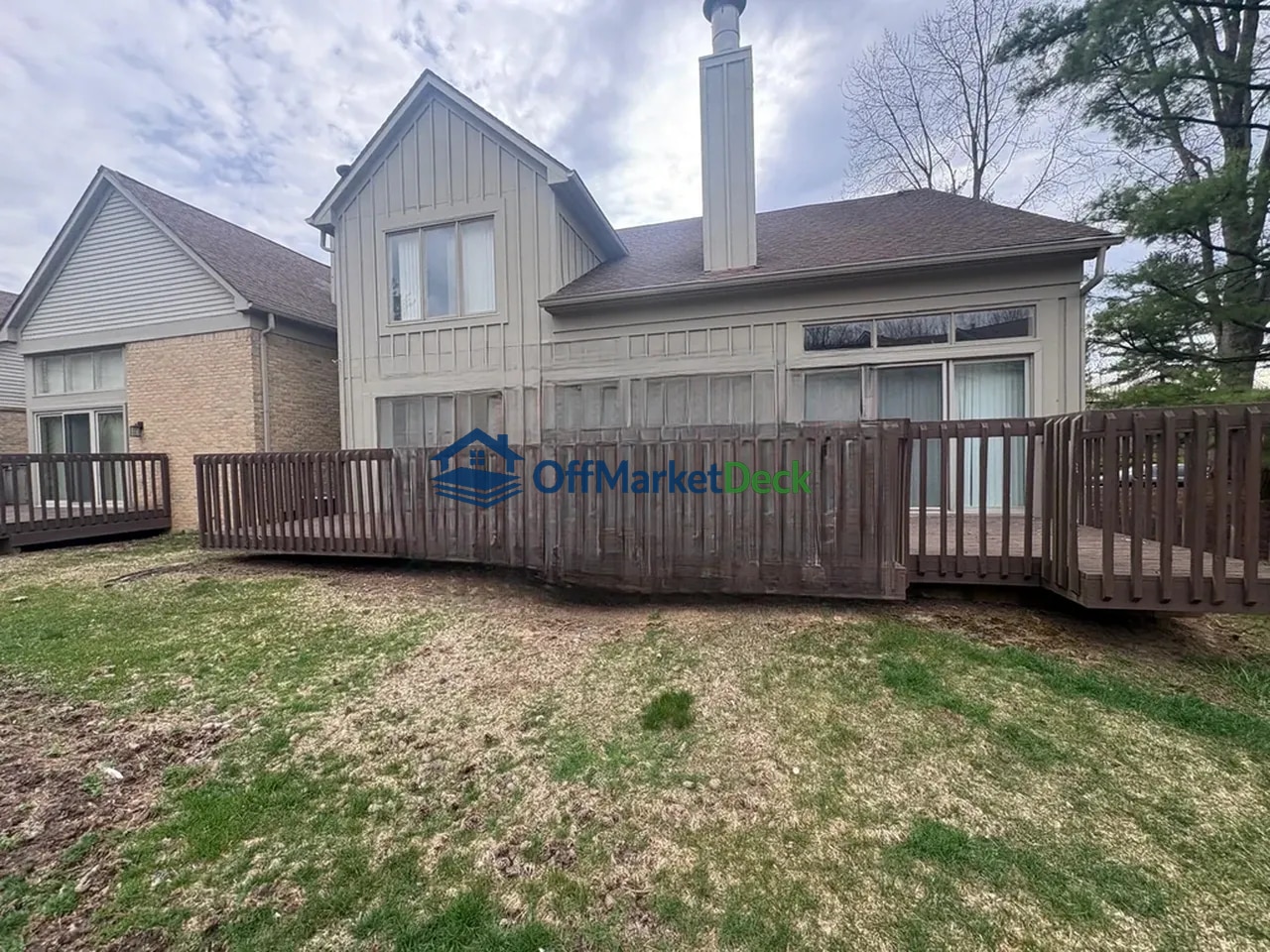 Off-market townhome in Farmington Hills, Michigan — 3 beds, 2.5 baths, $284,900 — photo 5 of 8