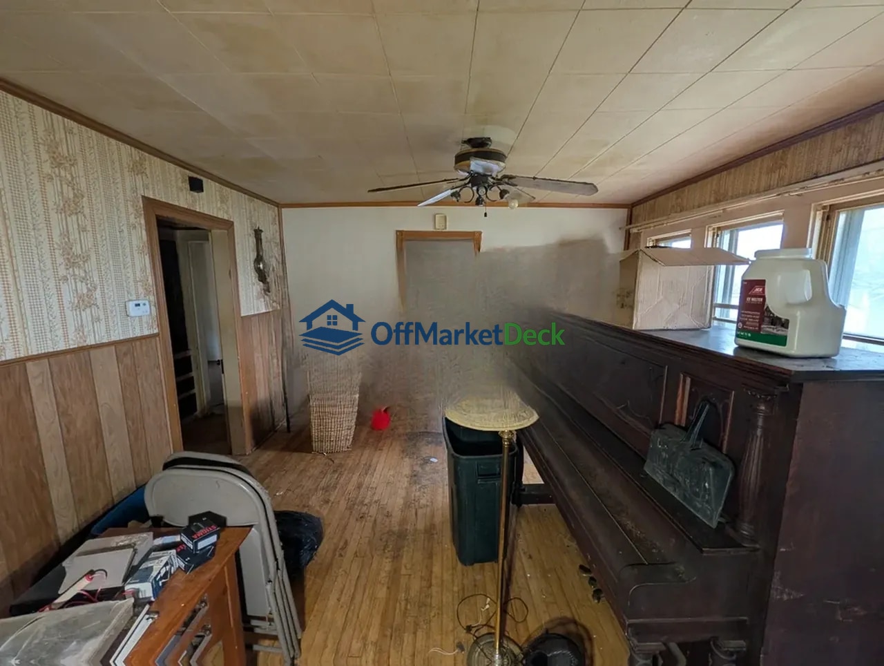 Off-market house in Hazel Park, Michigan — 2 beds, 1 bath, $96,900 — photo 8 of 8