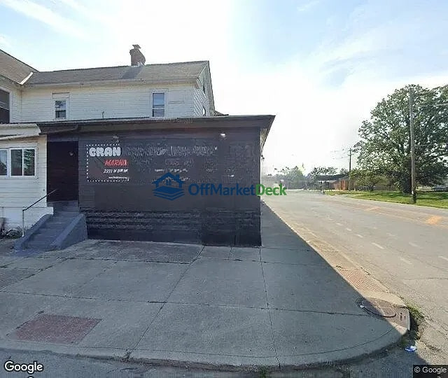 Off-market multi family in Columbus, Ohio — 5 beds, 5 baths, $400,000 - Blurred background Image