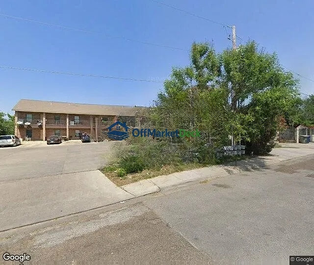Off-market multi family in Laredo, Texas — 20 beds, 10 baths, $550,000 — photo 3 of 3