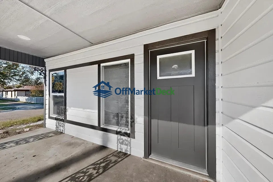 Off-market house in Dallas, Texas — 3 beds, 2 baths, $205,000 — photo 6 of 8