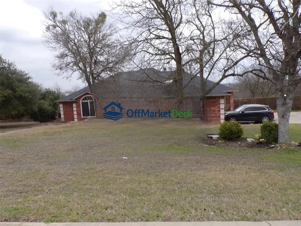 Off-market house in Buda, Texas — 3 beds, 3 baths, $430,000 — photo 2 of 3