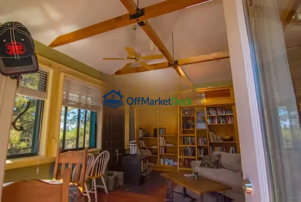 Off-market multi family in Tehachapi, California — 5 beds, 3 baths, $365,000 — photo 4 of 8
