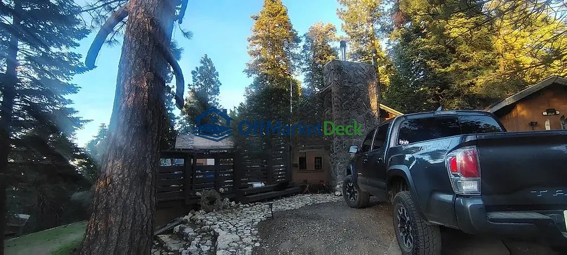 Off-market multi family in Tehachapi, California — 5 beds, 3 baths, $365,000 — photo 2 of 8