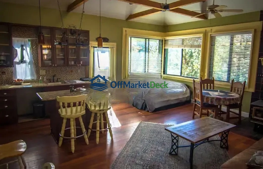 Off-market multi family in Tehachapi, California — 5 beds, 3 baths, $365,000 — photo 3 of 8