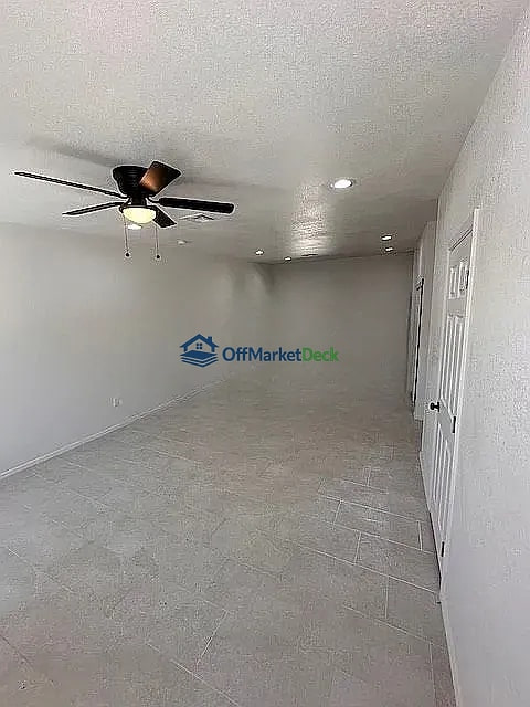 Off-market duplex in Tucson, Arizona — 6 beds, 4 baths, $70,000 — photo 5 of 8