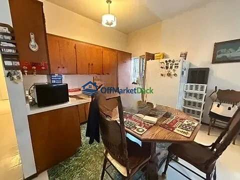 Off-market multi family in Los Angeles, California — 2 beds, 2 baths, $1,250,000 — photo 3 of 8