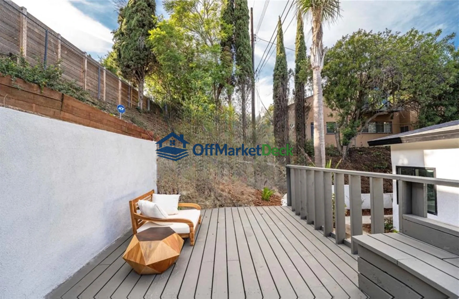 Off-market house in Los Angeles, California — 3 beds, 2 baths, $1,145,000 — photo 6 of 8