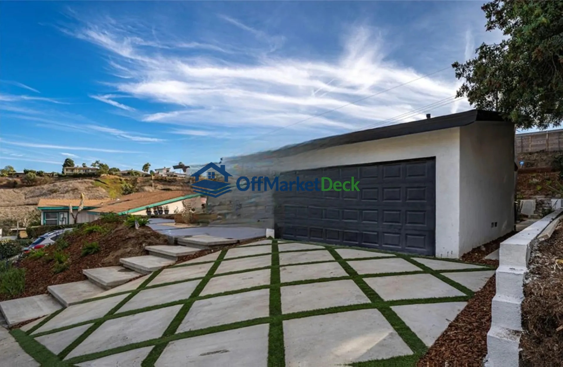 Off-market house in Los Angeles, California — 3 beds, 2 baths, $1,145,000 — photo 2 of 8