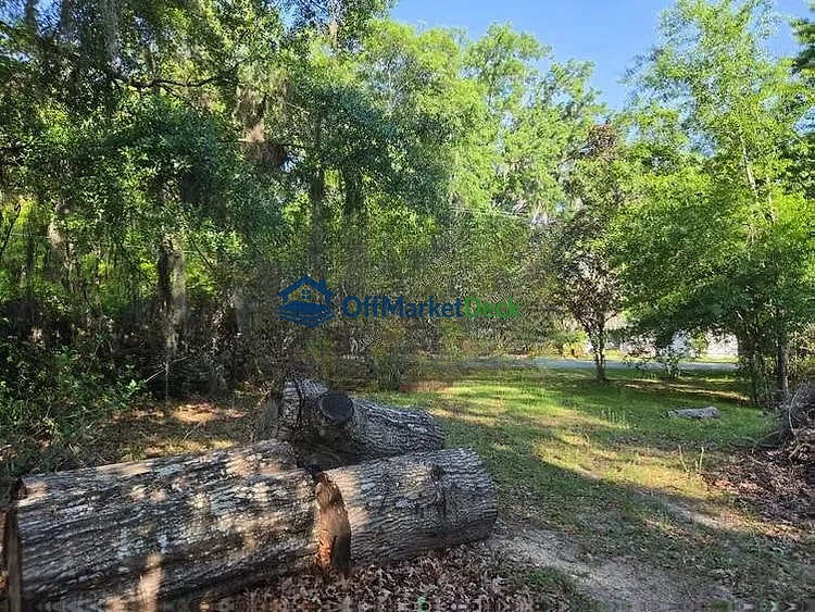 Off-market house in Midway, Georgia — 3 beds, 2 baths, $59,377 — photo 4 of 8