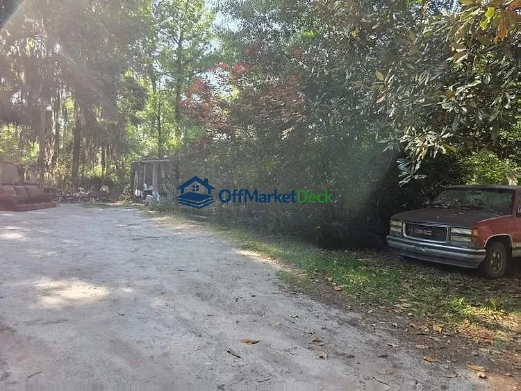 Off-market house in Midway, Georgia — 3 beds, 2 baths, $59,377 — photo 3 of 8