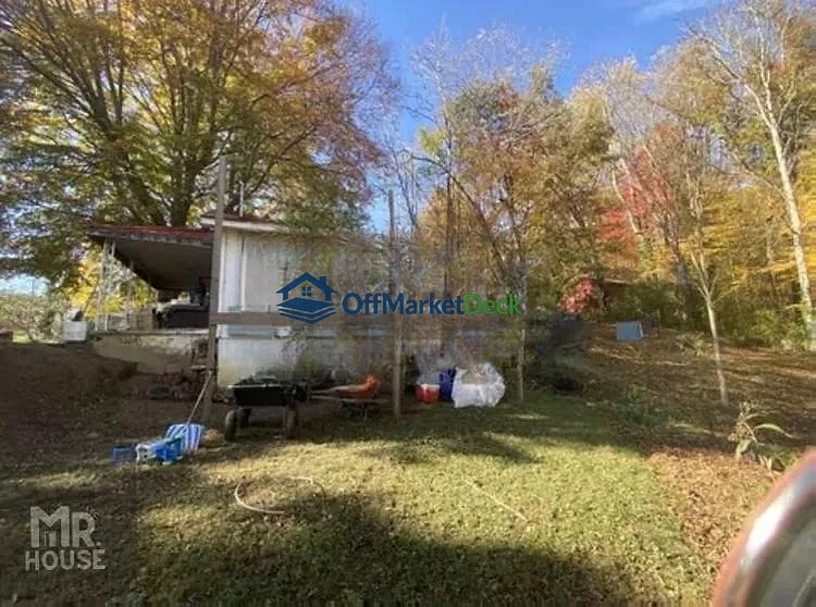 Off-market house in LaFollette, Tennessee — 2 beds, 1 bath, $40,000 — photo 8 of 8
