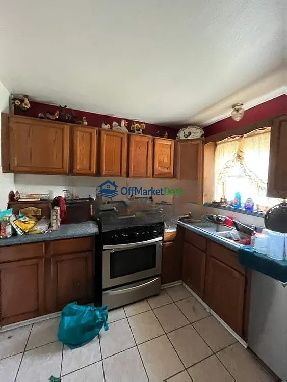 Off-market house in Fort Worth, Texas — 3 beds, 1 bath, $145,000 — photo 6 of 8