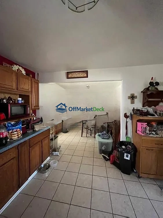 Off-market house in Fort Worth, Texas — 3 beds, 1 bath, $145,000 — photo 7 of 8