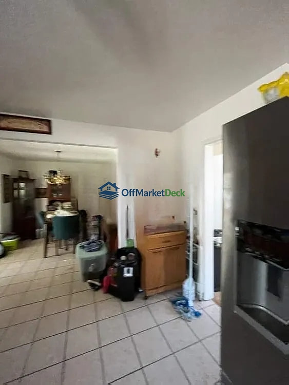Off-market house in Fort Worth, Texas — 3 beds, 1 bath, $145,000 — photo 8 of 8
