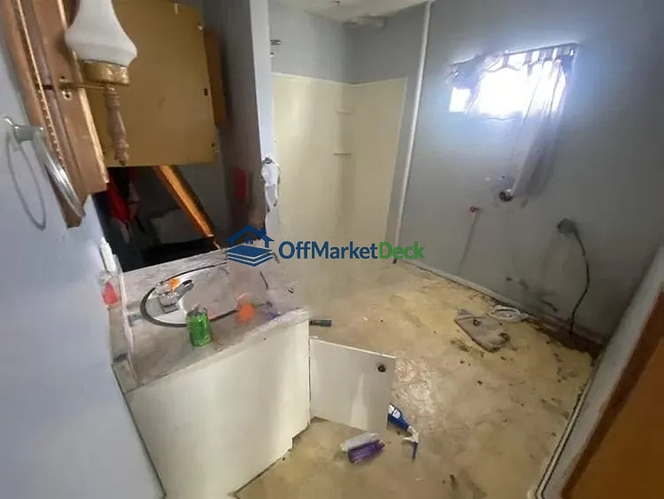 Off-market house in Gallipolis, Ohio — 2 beds, 1 bath, $34,800 — photo 5 of 8