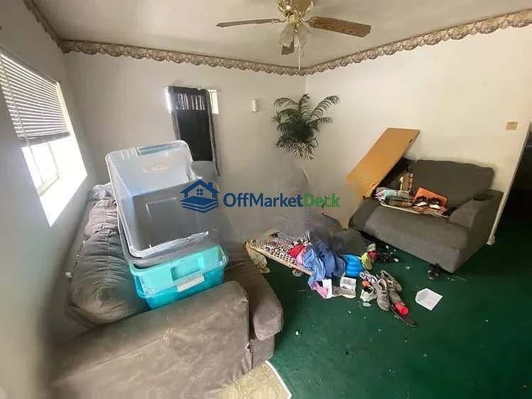 Off-market house in Gallipolis, Ohio — 2 beds, 1 bath, $34,800 — photo 3 of 8