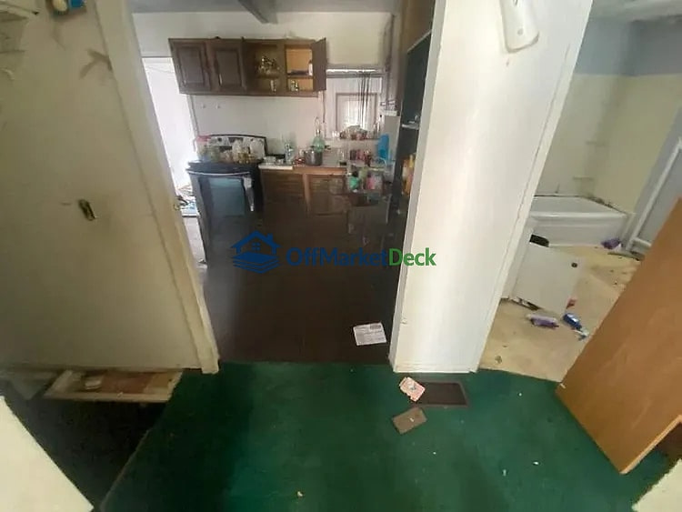 Off-market house in Gallipolis, Ohio — 2 beds, 1 bath, $34,800 — photo 4 of 8