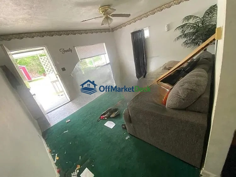 Off-market house in Gallipolis, Ohio — 2 beds, 1 bath, $34,800 — photo 2 of 8