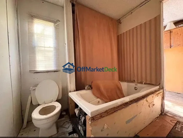 Off-market house in Douglasville, Georgia — 3 beds, 2 baths, $135,000 — photo 4 of 5