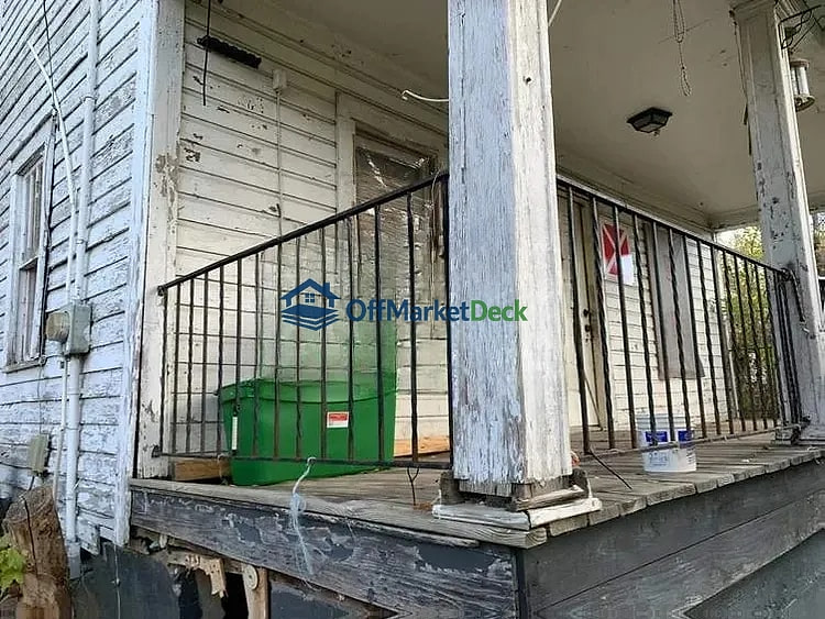 Off-market house in Paintsville, Kentucky — 3 beds, 1 bath, $15,000 — photo 5 of 8