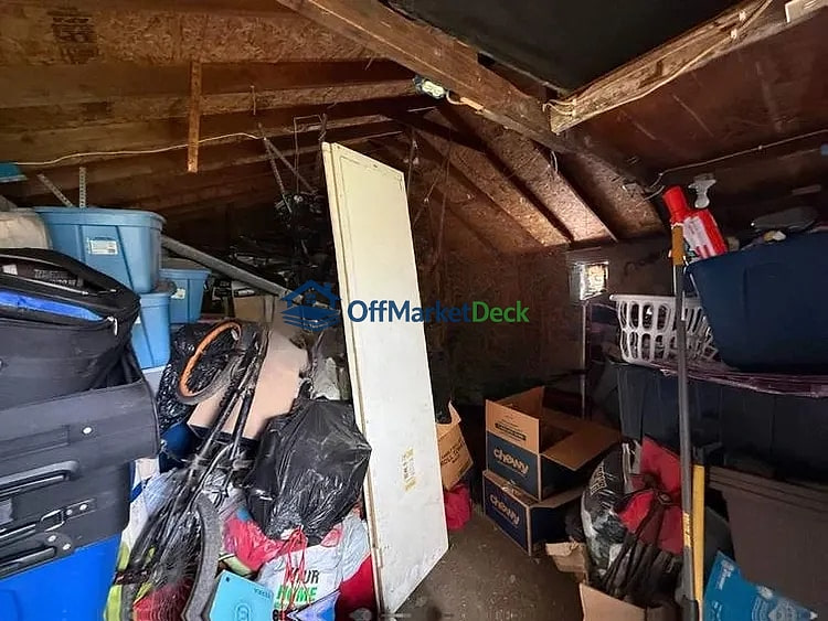 Off-market house in Indianapolis, Indiana — 2 beds, 1 bath, $85,000 — photo 2 of 8