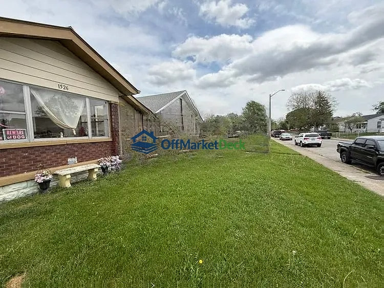 Off-market house in Indianapolis, Indiana — 2 beds, 1 bath, $85,000 — photo 6 of 8