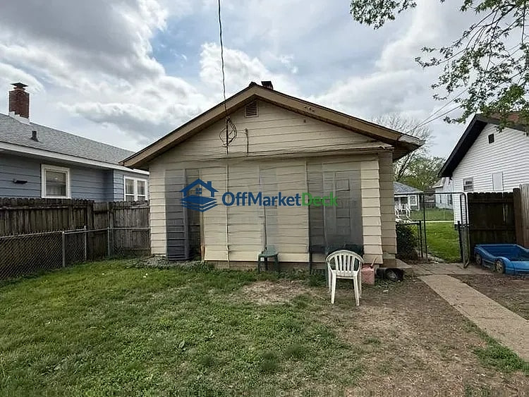 Off-market house in Indianapolis, Indiana — 2 beds, 1 bath, $85,000