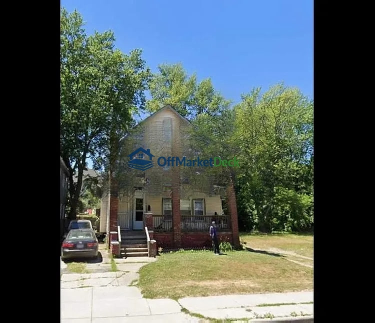 Off-market house in Cleveland, Ohio — 4 beds, 2 baths, $56,000 - Blurred background Image