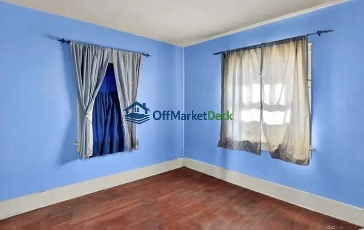 Off-market house in Denver, Colorado — 2 beds, 1 bath, $442,000 — photo 5 of 8
