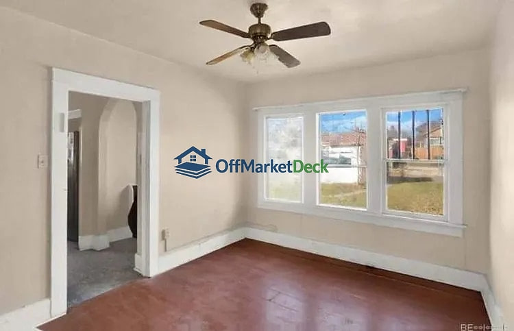 Off-market house in Denver, Colorado — 2 beds, 1 bath, $442,000 — photo 4 of 8