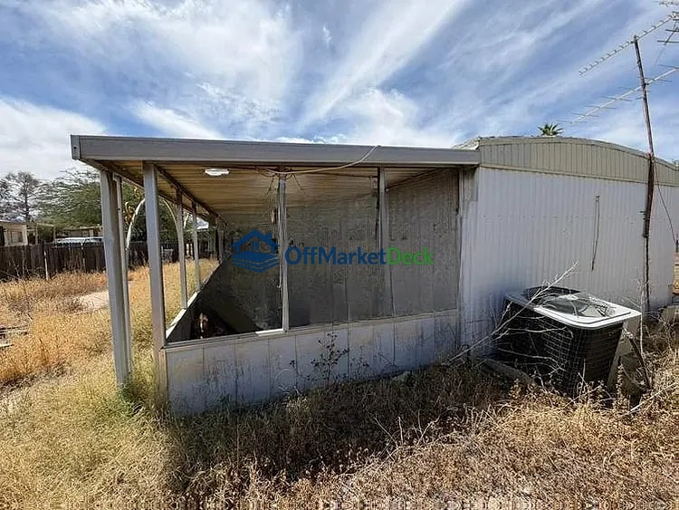 Off-market house in Tucson, Arizona — 1 bed, 1 bath, $84,000 — photo 6 of 8
