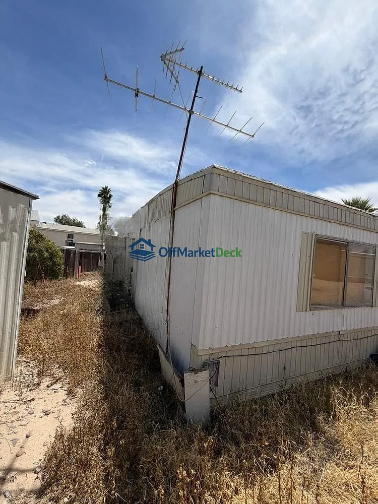 Off-market house in Tucson, Arizona — 1 bed, 1 bath, $84,000 — photo 4 of 8